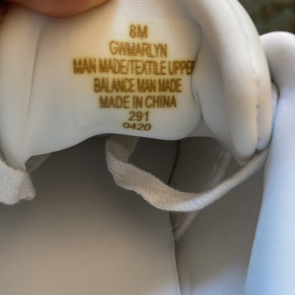 Guess Sneakers. NEW - Picture 4 of 7